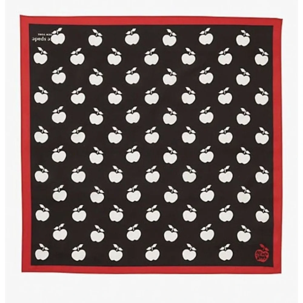 KATE SPADE APPLE TOSS SCARF BANDANA RED BLACK WHITE ‘NEW YORK’ NWOT